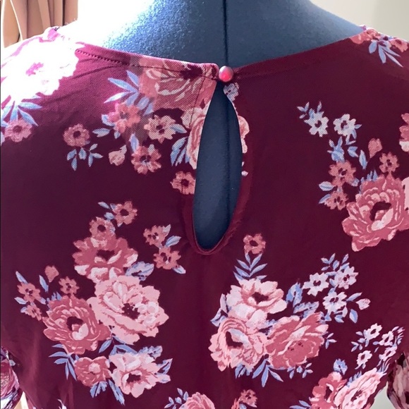 No Boundaries Floral Top Size XXL - Picture 2 of 7